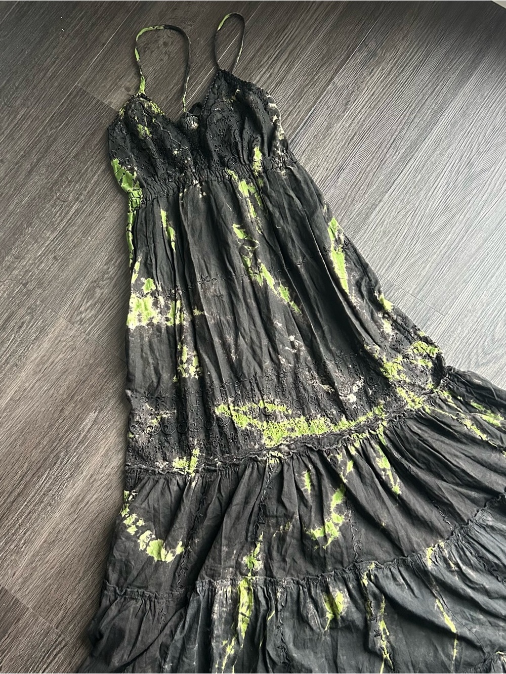 1990's Black and Green Tiered Maxi Dress - Picture 5 of 8